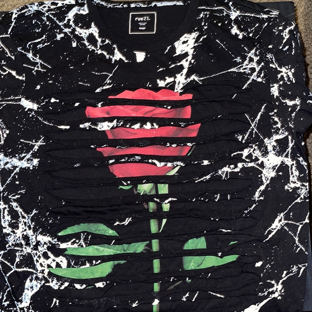 Ribbed Rose Tee Shirt